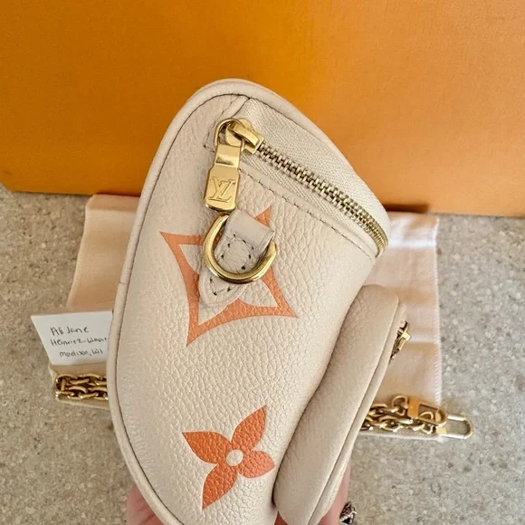 🩷sold🩷Louis Vuitton Mini Bumbag By the Pool - Picture 7 of 15